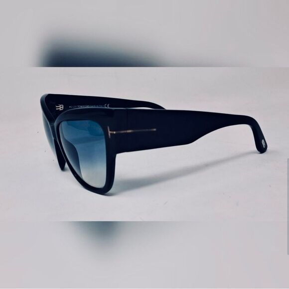 ♥️ TOM FORD EYEWEAR ANOUSHKA CAT EYE
SUNGLASSES - Picture 7 of 16